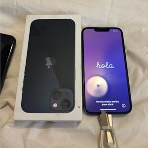 Apple iPhone 13 - Midnight